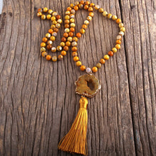 Cargar imagen en el visor de la galería, Semi-precious-Stone-Pendant-Necklace.jpg