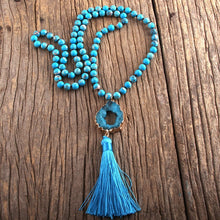 Cargar imagen en el visor de la galería, Semi-precious-Stone-Pendant-Necklace.jpg