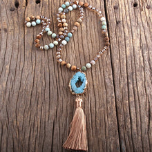 Cargar imagen en el visor de la galería, Semi-precious-Stone-Pendant-Necklace.jpg