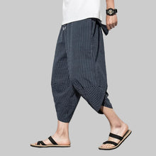 Cargar imagen en el visor de la galería, Men's Striped Color and Graphic Capri Pants