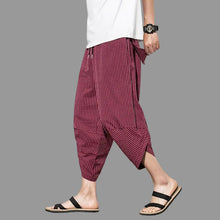 Cargar imagen en el visor de la galería, Men's Striped Color and Graphic Capri Pants