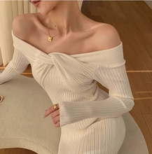 Cargar imagen en el visor de la galería, Off-the- Shoulder Knit Midi Dress
